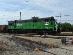 BN 5383 arrives at East Union.